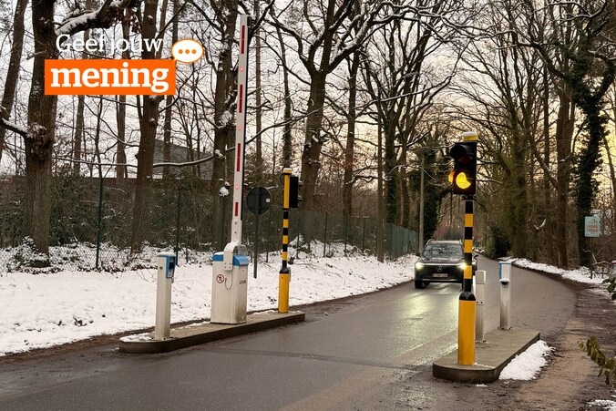 In de Borggravijverstraat hebben ze een slagboom geïnstalleerd om sluikverkeer tegen te houden.