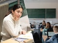 Zuhal Demir pleit voor pen en papier in de klas nu jongeren huiswerk met AI maken