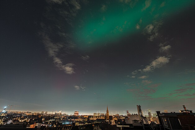 Het noorderlicht was goed te zien boven het centrum van Antwerpen.
