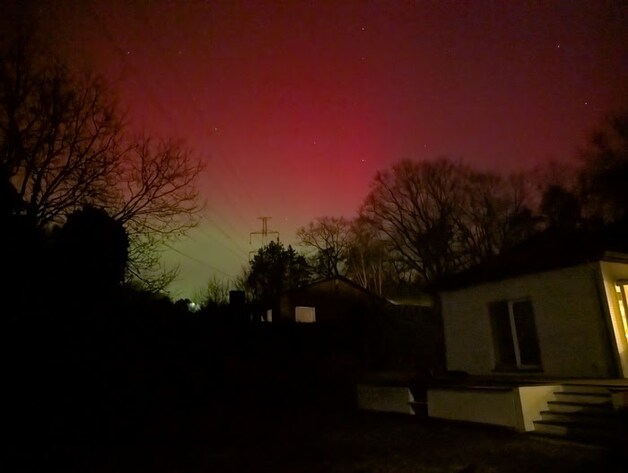 Lezers uit Genk konden de paarse kleurschakeringen van het noorderlicht vastleggen op beeld.