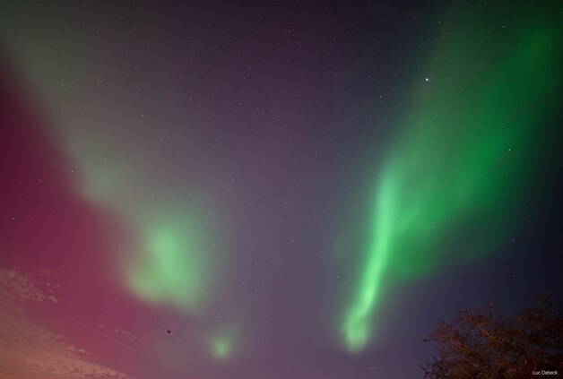 Het poollicht boven Goetsenhoven, een dorp bij Tienen.