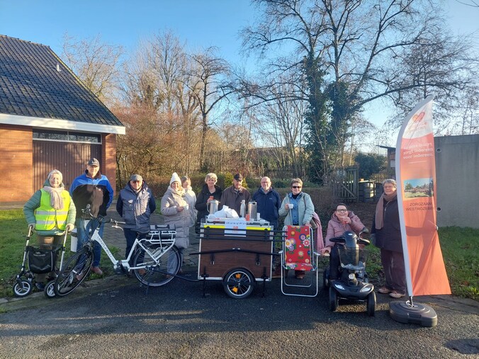 Werkgroep Zorgzame Buurten Westrozebeke stelde zaterdag hun nagelnieuwe  fietsbabbelkar voor op de Appelwijk.