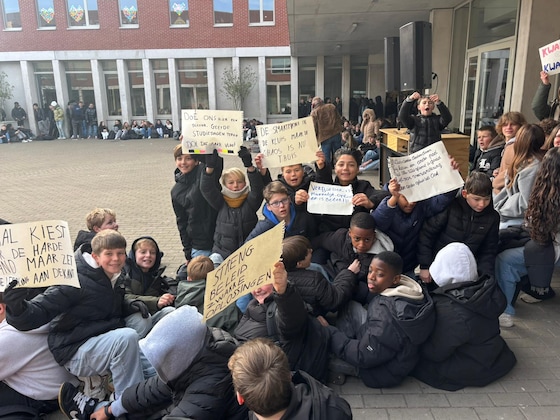 Honderden scholieren staken in grote steden tegen beleid Zuhal Demir ...