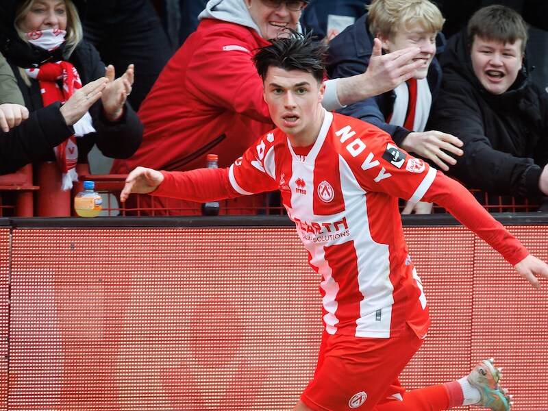 Matthew Anderson scoort zijn eerste voor KV Kortrijk tegen Lokeren: “Die dekselse Jellert, hij doet het toch maar weer”