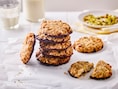 Snacken zonder schuldgevoel? Probeer deze havermoutkoekjes met pure chocolade eens 