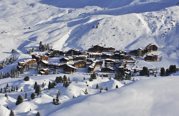 Code rood in Franse Alpen vlak voor krokusvakantie: skigebied La Plagne ...