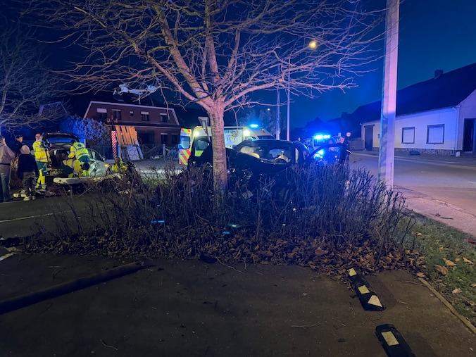 Het ongeval gebeurde ter hoogte van Albert Heijn in Zottegem.
