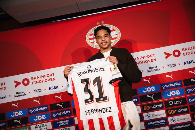 Noah Fernandez: tot 2030 bij PSV. 