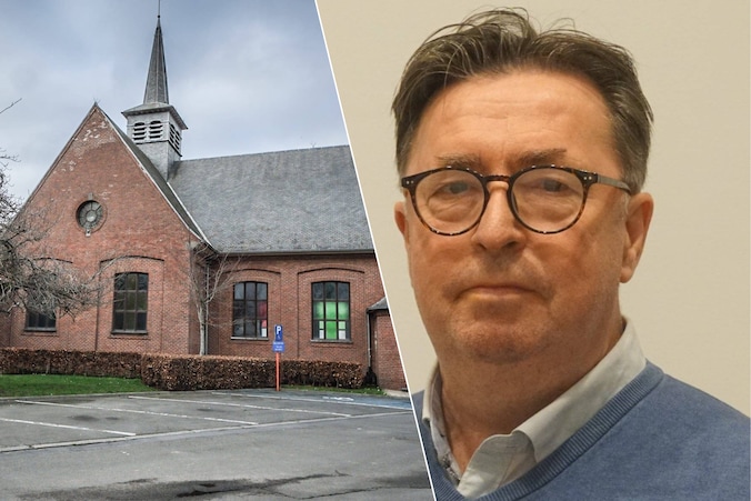 De kerk in Vijfwegen. Rechts: oppositieraadslid Jos Meersch.