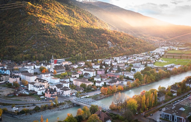Scheur in helling wordt groter: opnieuw dreigt dorp in Zwitserse Alpen ...