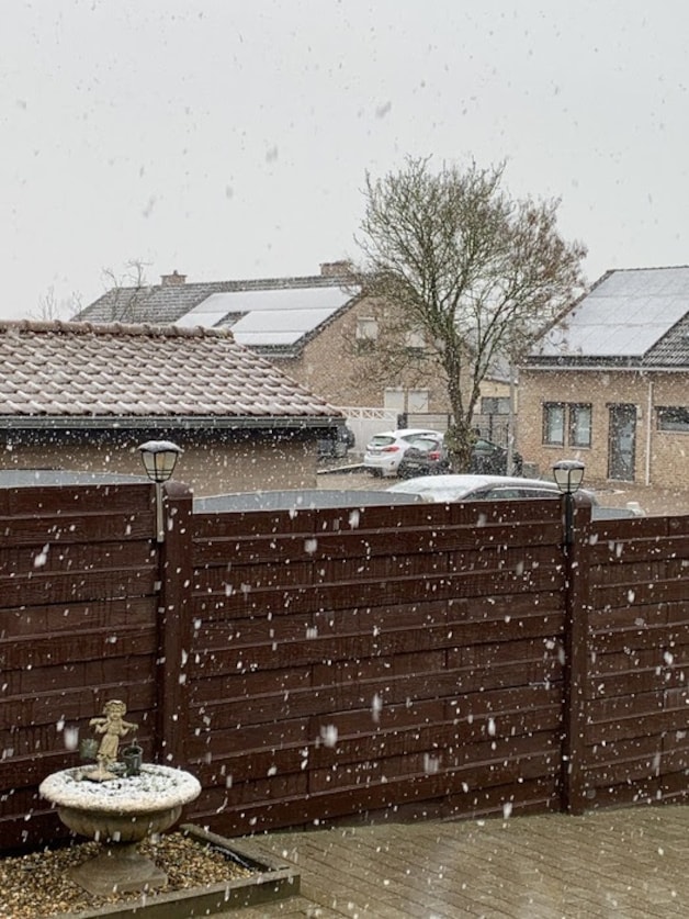 Een lezer stuurde dit beeld door van Den Kulter, waar het zaterdagochtend plots sneeuwde.