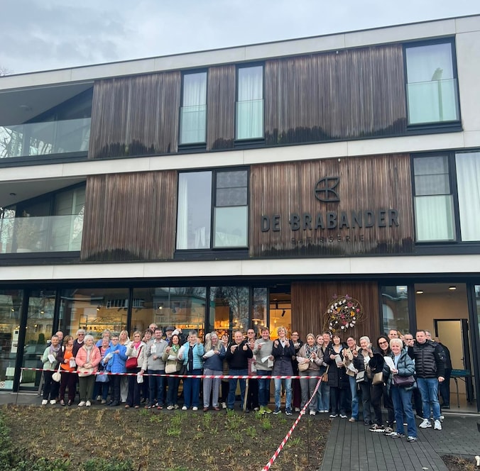 Luc Steeno en zijn fans stopten bij patisserie De Brabander in Gentbrugge