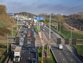 Halfuur file op E34 richting Antwerpen door ongeval ter hoogte van Sint-Anna Linkeroever: één rijstrook versperd