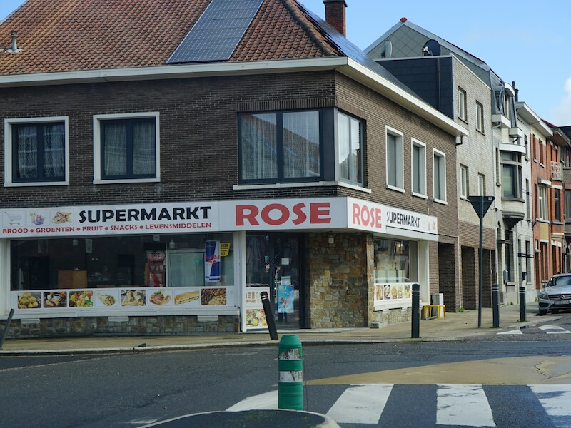 De supermarkt werd gesloten op bevel van de burgemeester en is intussen verzegeld