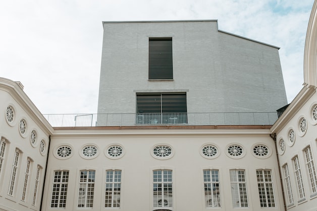 Na vier jaar renovatie opent Design Museum Gent op 3 oktober opnieuw, met een nieuwe vleugel.