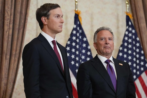  De Amerikaanse gezanten Steve Witkoff (R) en Jared Kushner (L). Archiefbeeld.