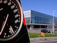 Jonge vrouw rijdt 191 km/u met elektrische wagen op E403 in Ledegem: “Was in gesprek met mijn moeder en lette niet op de snelheid”