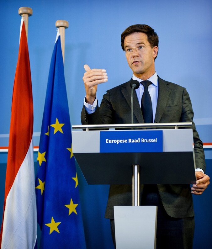 Rutte voelt de hete adem van de SP in de nek.