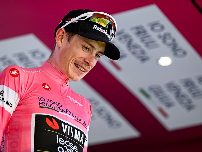 Jonas Vingegaard grijpt de macht met derde ritzege én de roze trui: ontdek hier het volledige klassement en het rittenschema