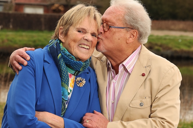 Twee jaar geleden gaven Margriet Hermans en haar man Frank voor het eerst  samen een interview: “Ik vond het vreselijk toen ze de politiek in ging” |  Showbizz | HLN.be