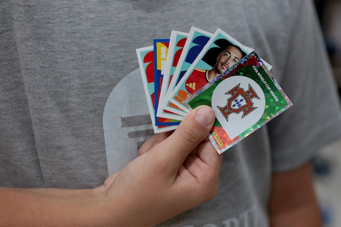 Voetbalfans kunnen zondag WK-stickers ruilen in De Koophandel | Regio ...