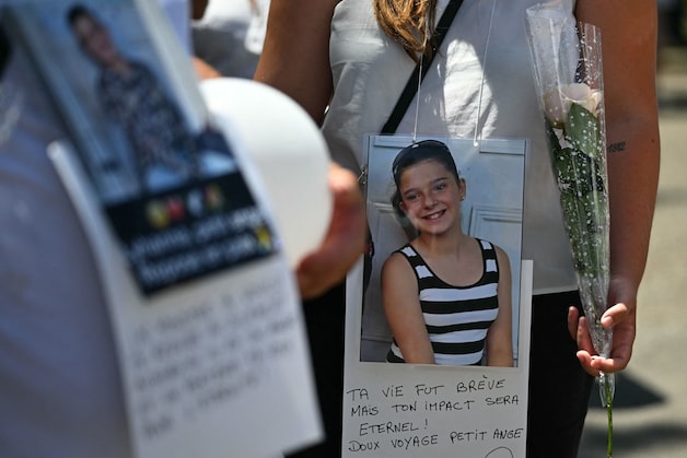 The family and sympathizers were welcomed and had a silent mars for the 11-year-old Lyhanna.  