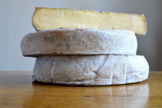 The best scores were achieved with Saint-Nectaire cheese (in the picture) and goat's cheese.
