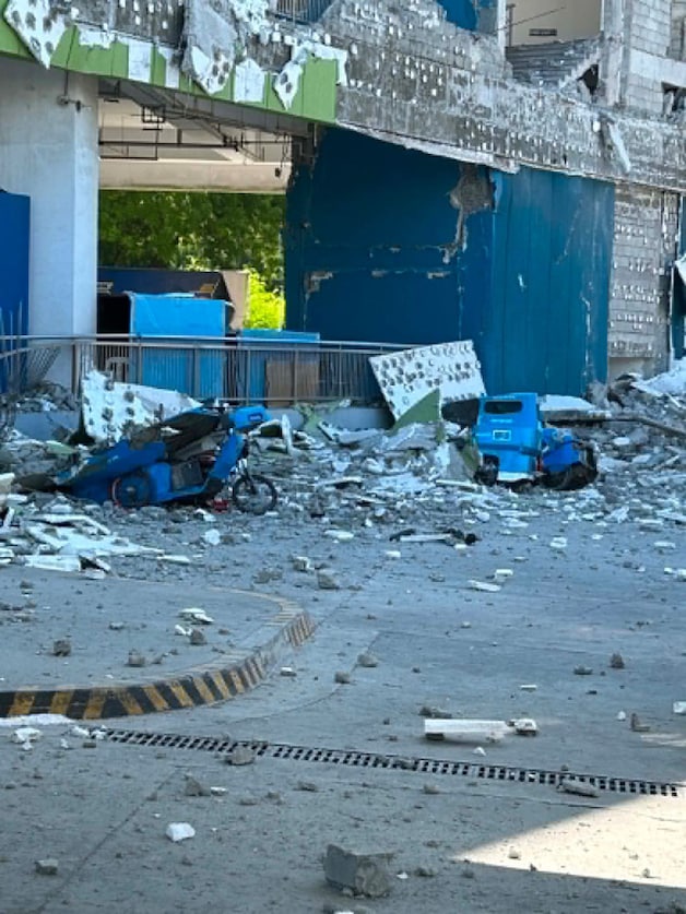 Several vehicles were destroyed by falling debris in the Mindanao region. (08/06/26)