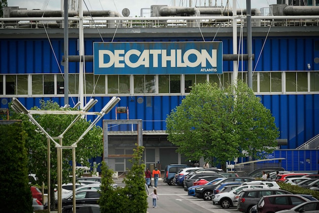 At the beginning of June, dozens of works were carried out in France, with higher iron and steel.