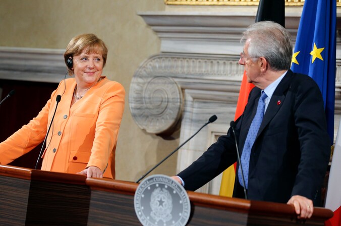 De Duitse Bondskanselier Angela Merkel met Italiaans premier Mario Monti.
