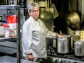 Hannelore staat al 40 jaar achter het fornuis in familiehotel Soll Cress: “De coquilles serveren we nog steeds in een schelp”