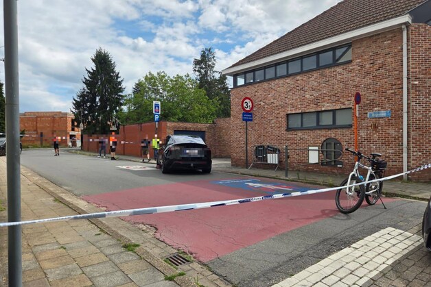 Hij vroeg hen enkel waarom ze zo reageerden en toen vloog de man op hem”: ex -profvoetballer Karel Snoeckx (53) in coma na verkeersagressie in Turnhout  | Regio | HLN.be