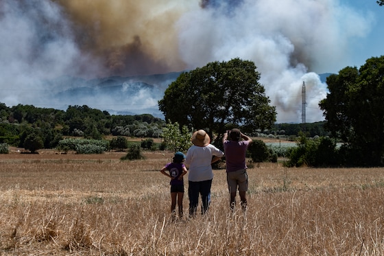 Incendie de forêt près de la ville de La Bisbal d'Empordà en Catalogne.