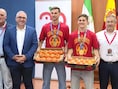KIJK. Van een originele attentie gesproken: Fabian Ruiz en Pablo Gavi krijgen na wereldtitel... ruim 150 kilo tomaten
