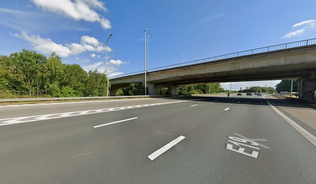 Beschadigde brug houdt oprit R6 in Mechelen naar E19 richting Brussel ...