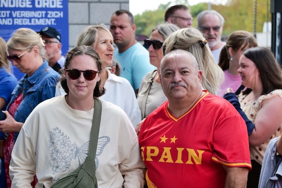 Eva Ortiz (22) uit Maasmechelen is één van de velen die de afscheidsplechtigheid van Michiel vanuit het stadion zal volgen. 