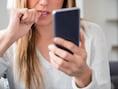 Passieve smartphonegebruikers lopen tot ruim 400 euro per jaar mis: maak jij je hier ook schuldig aan?