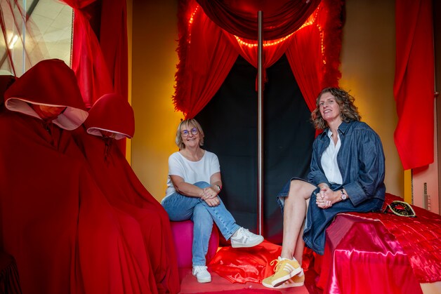 Bib Van Dendermonde Opent Seizoen Met Verboden Boeken Actrice Silke 