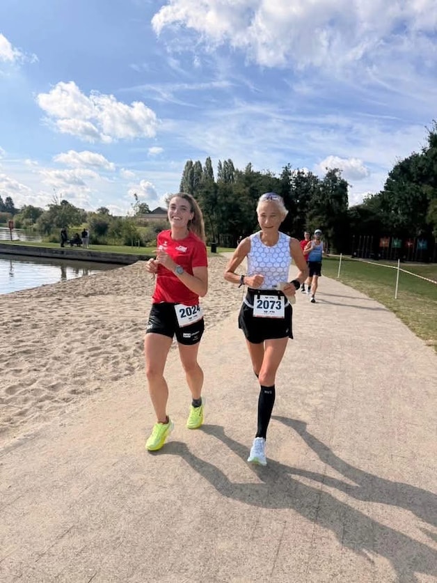 Wendy (40) loopt 178 kilometer in 24 uur en kroont zich tot Belgisch ...