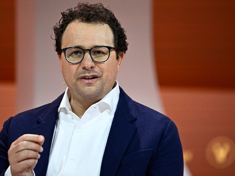 Na eerdere incidenten doet topman van AI-reus Anthropic opvallende oproep: "We moeten het tempo vertragen"