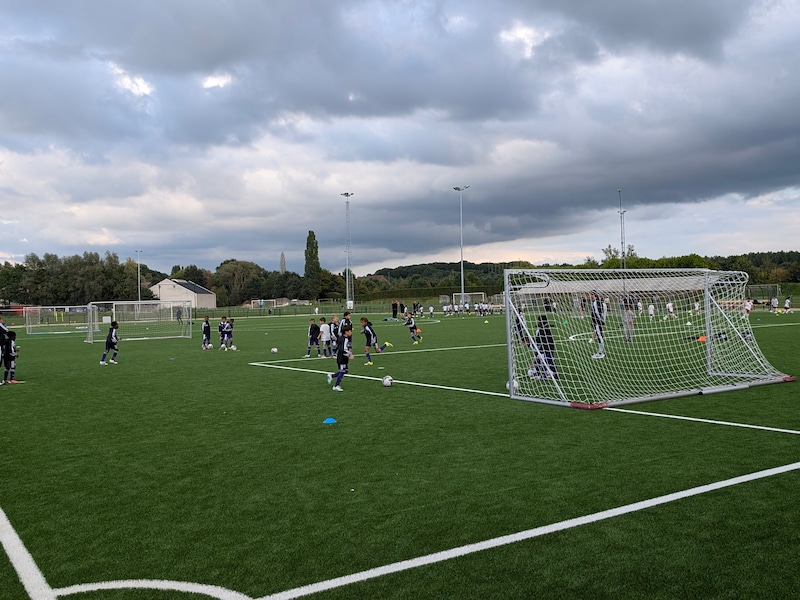 KVC Deerlijk Sport krijgt een kunstgrasveld, oppositieraadslid vraagt om ook andere sporten voldoende aandacht te geven
