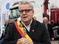 “De gewone werkman komt hier nooit mee weg”: lezers verontwaardigd nadat burgemeester Alain Yzermans geen straf krijgt voor te snel rijden