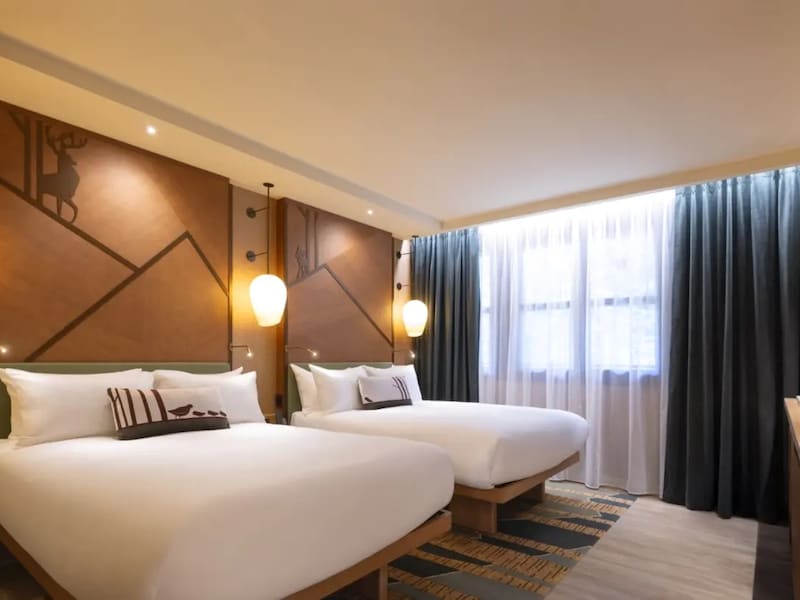Disneyland Paris onthult vernieuwde hotelkamers met Bambi, Pocahontas en Brave