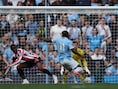 Niet in de selectie van de bondscoach, maar Rode Duivel Jeremy Doku valt wel in bij winnend Manchester City