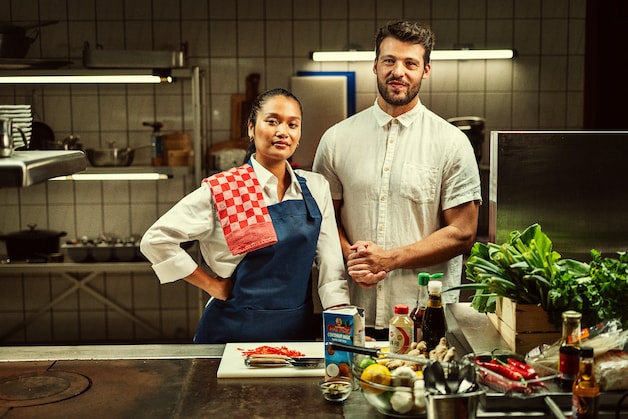 Deze vijf duo’s wagen hun kans in ‘Mijn Restaurant’: van mama en zoon ...