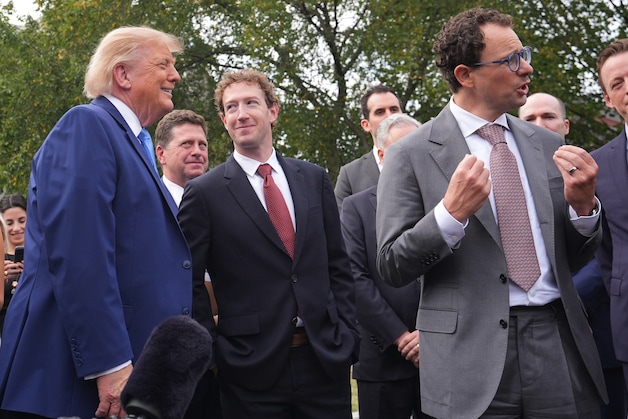 President Donald Trump in een onderonsje met Meta-CEO Mark Zuckerberg.