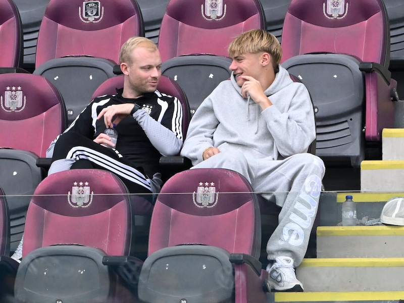 Een welkome afleiding na moeilijk seizoensbegin: Nathan De Cat woont fandag van ex-club Anderlecht bij
