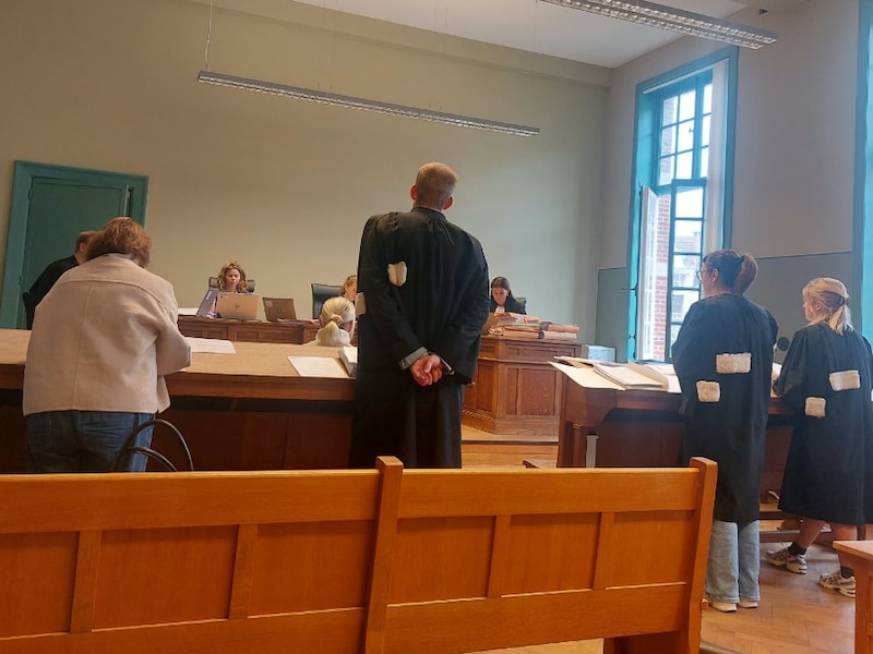 Oplichter die weduwe bijna 900.000 euro armer maakte krijgt vier jaar cel met uitstel