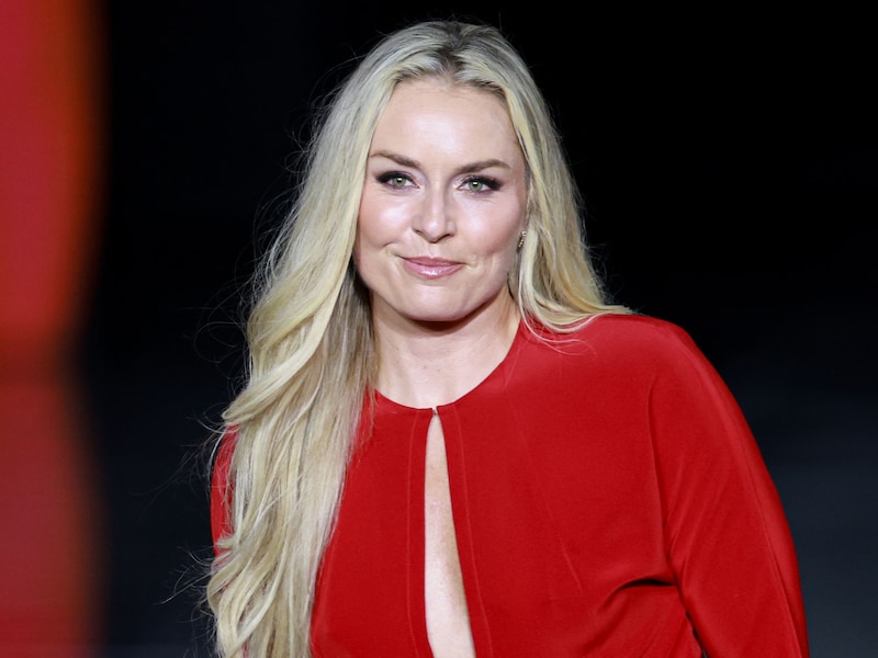Het metaal moet nog uit haar been en haar kruisband vervangen, maar toch krijgt skilegende Lindsey Vonn al flinke sportieve opsteker
