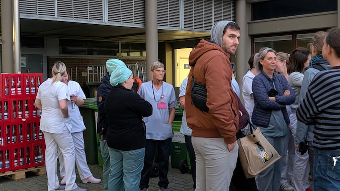 Personeel van AZORG-ziekenhuis in Aalst voert protest na fusie ...